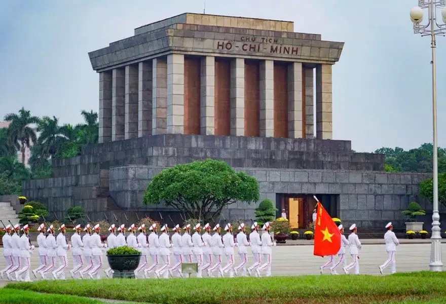 TP.HCM	– HÀ NỘI	– HẠ LONG	– NINH BÌNH - TRÀNG AN	– TAM	CHÚC	– SAPA – FANSIPAN - ảnh 5