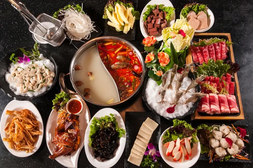 TP. HỒ CHÍ MINH – THÀNH ĐÔ – ĐẦM HẮC LONG - ảnh 2